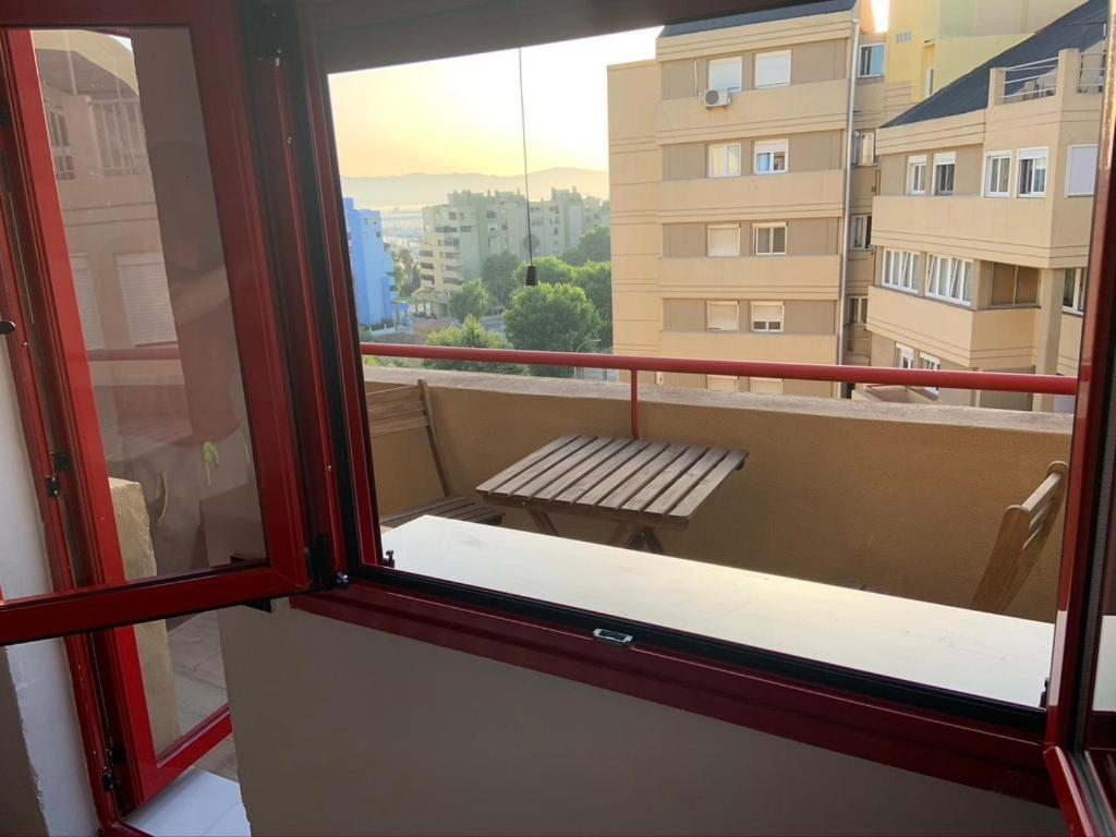 Room In A Shared Apartment Touching The Border :) La Línea de la Concepción Esterno foto