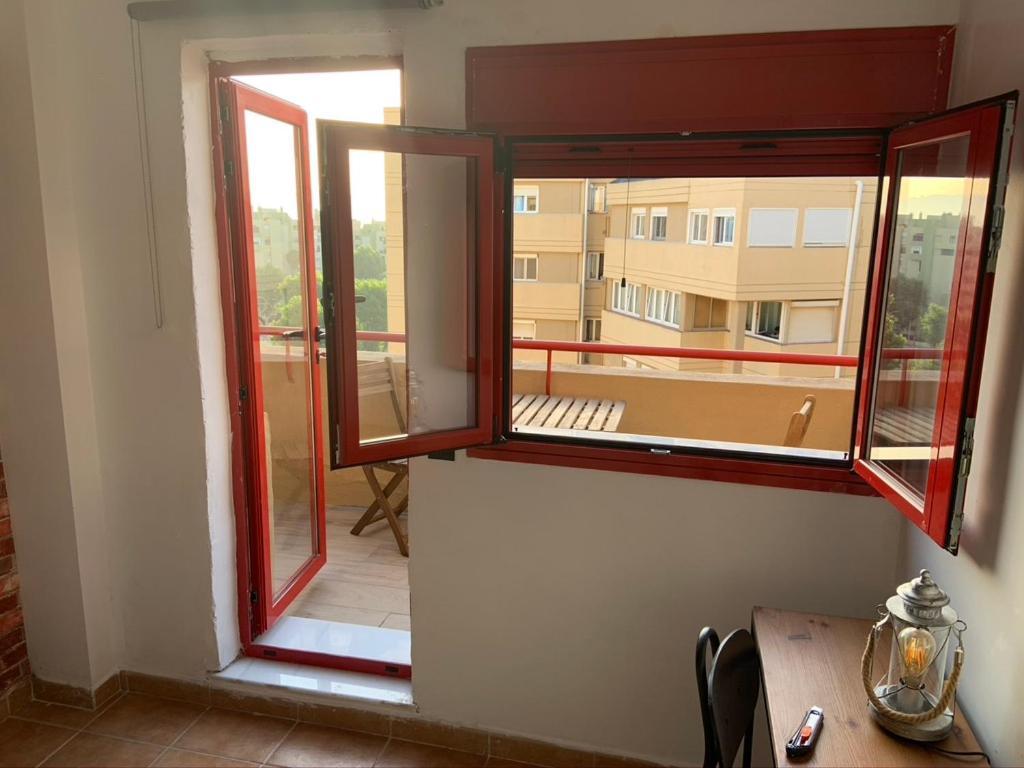 Room In A Shared Apartment Touching The Border :) La Línea de la Concepción Esterno foto