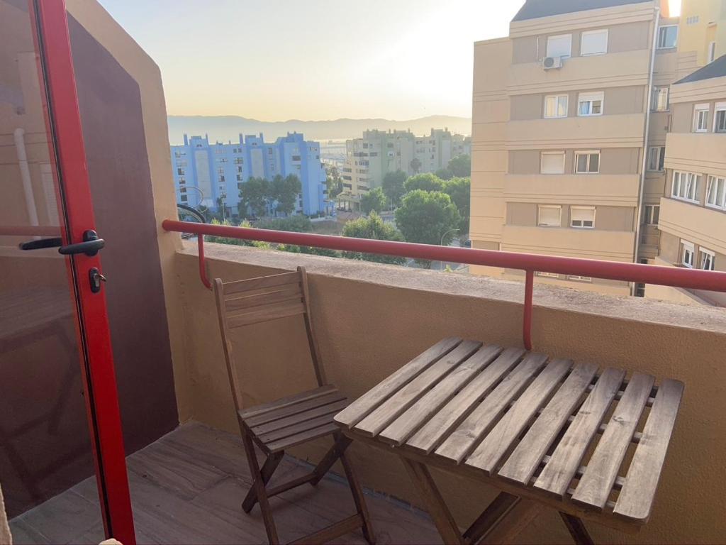 Room In A Shared Apartment Touching The Border :) La Línea de la Concepción Esterno foto