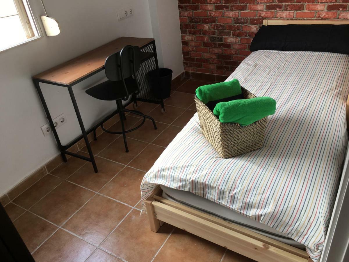 Room In A Shared Apartment Touching The Border :) La Línea de la Concepción Esterno foto